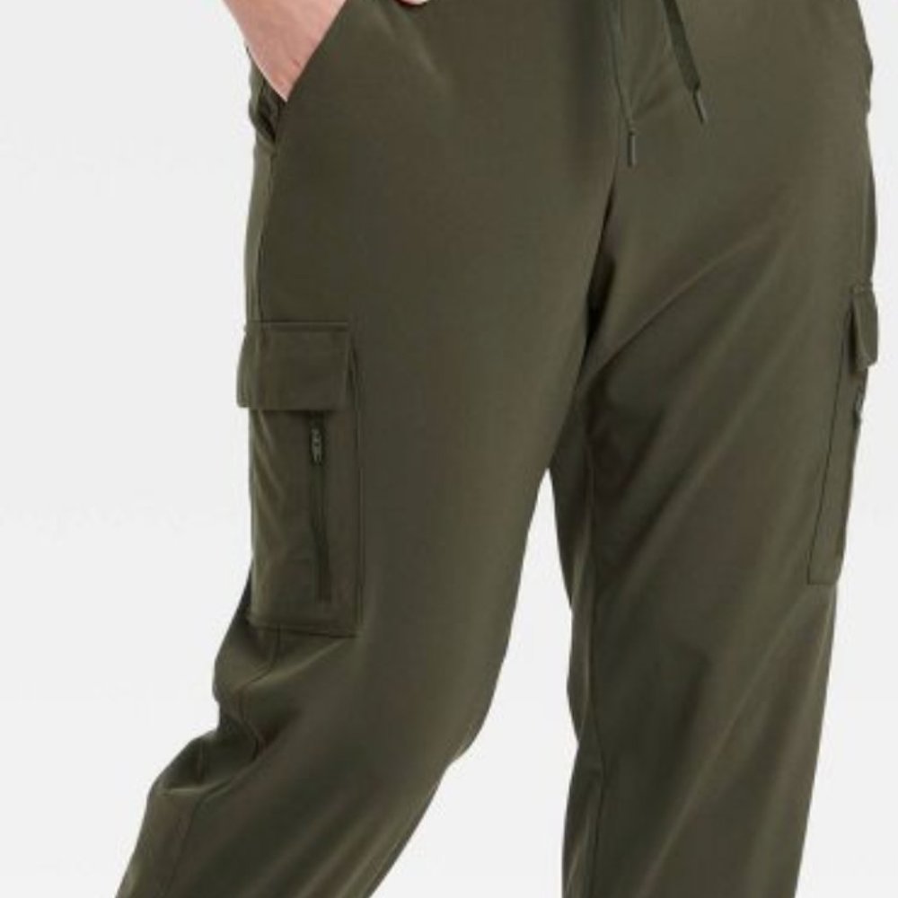Women's Stretch Woven Cargo Pants/Joggers - All in Motion™
